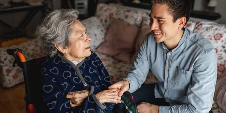 “Solos, pero no en el olvido”, nuevo proyecto de Fundación-Clínica josefina Arregui para la prevención del aislamiento social de la persona mayor con Alzheimer en el ámbito rural de Sakana