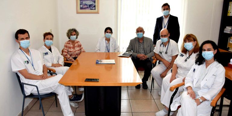 El director general de Salud, Carlos Artundo visita el hospital de Clínica Josefina Arregui, centro concertado especializado en atención de demencias
